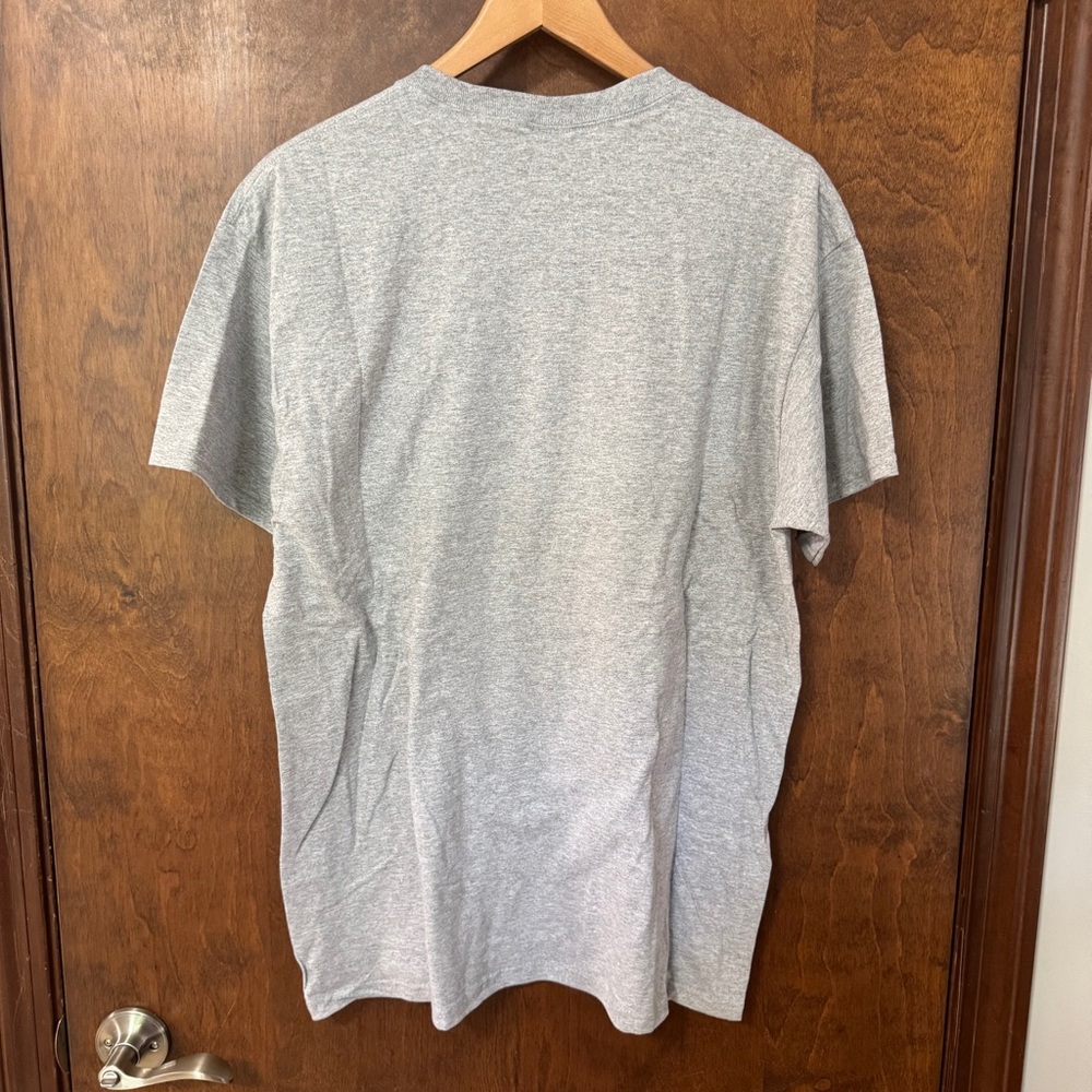 Gildan Gray Yellowstone ‘John Dutton' Graphic Tee- NEVER WORN - Picture 4 of 4